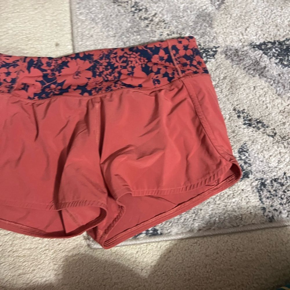 Lululemon‎ Run Times Short II Sz 6 - Picture 6 of 13